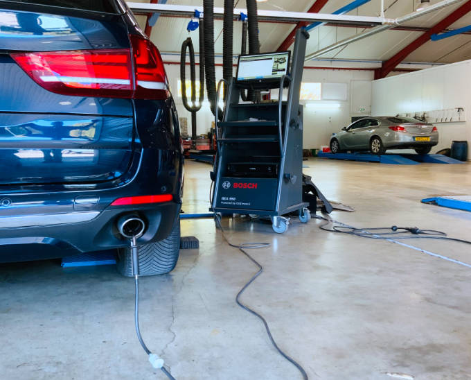 Entretien recharge climatisation sur Millau, Creissels, Aveyron : AR CARS Automobiles.